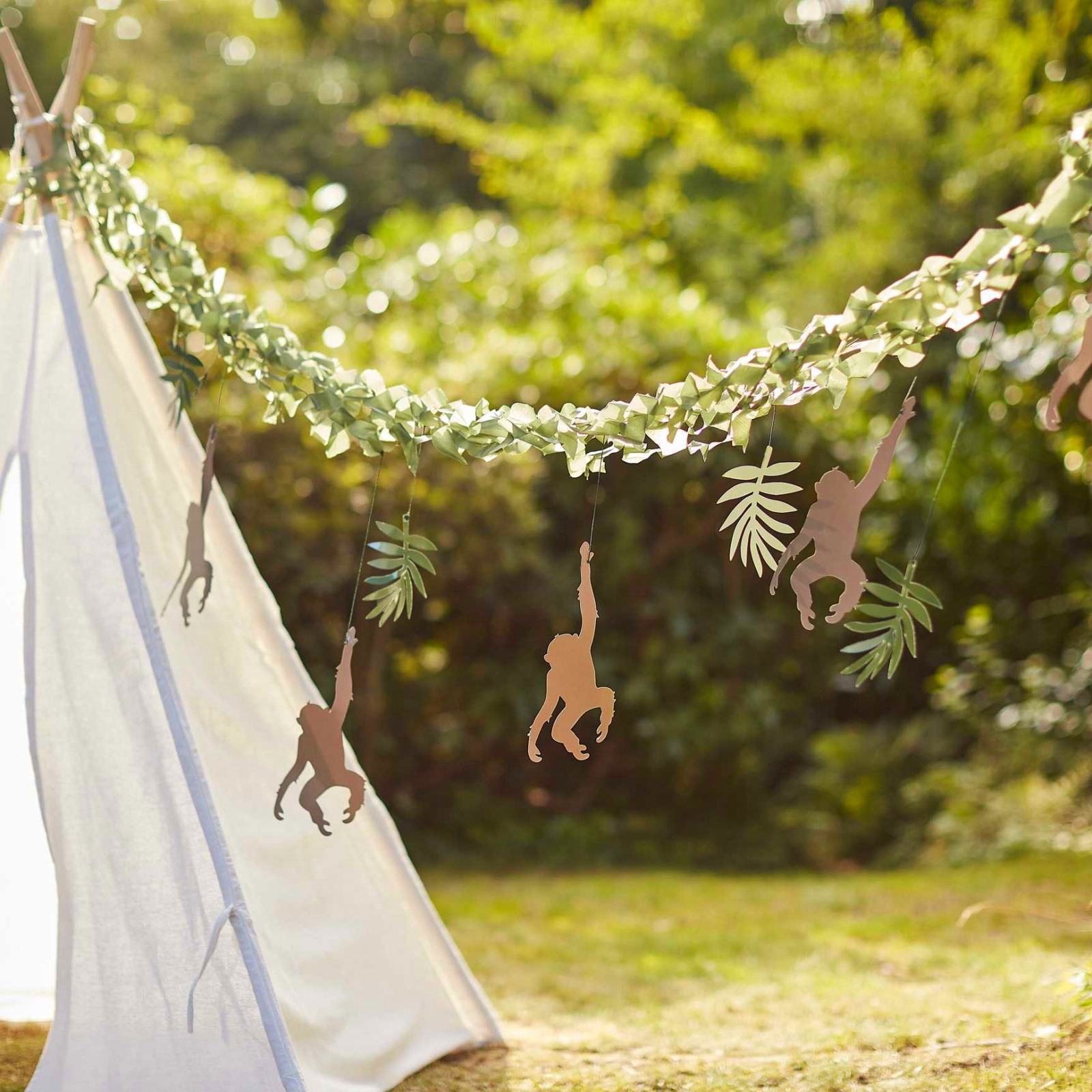 Ginger Ray Wild Jungle Garland Backdrop