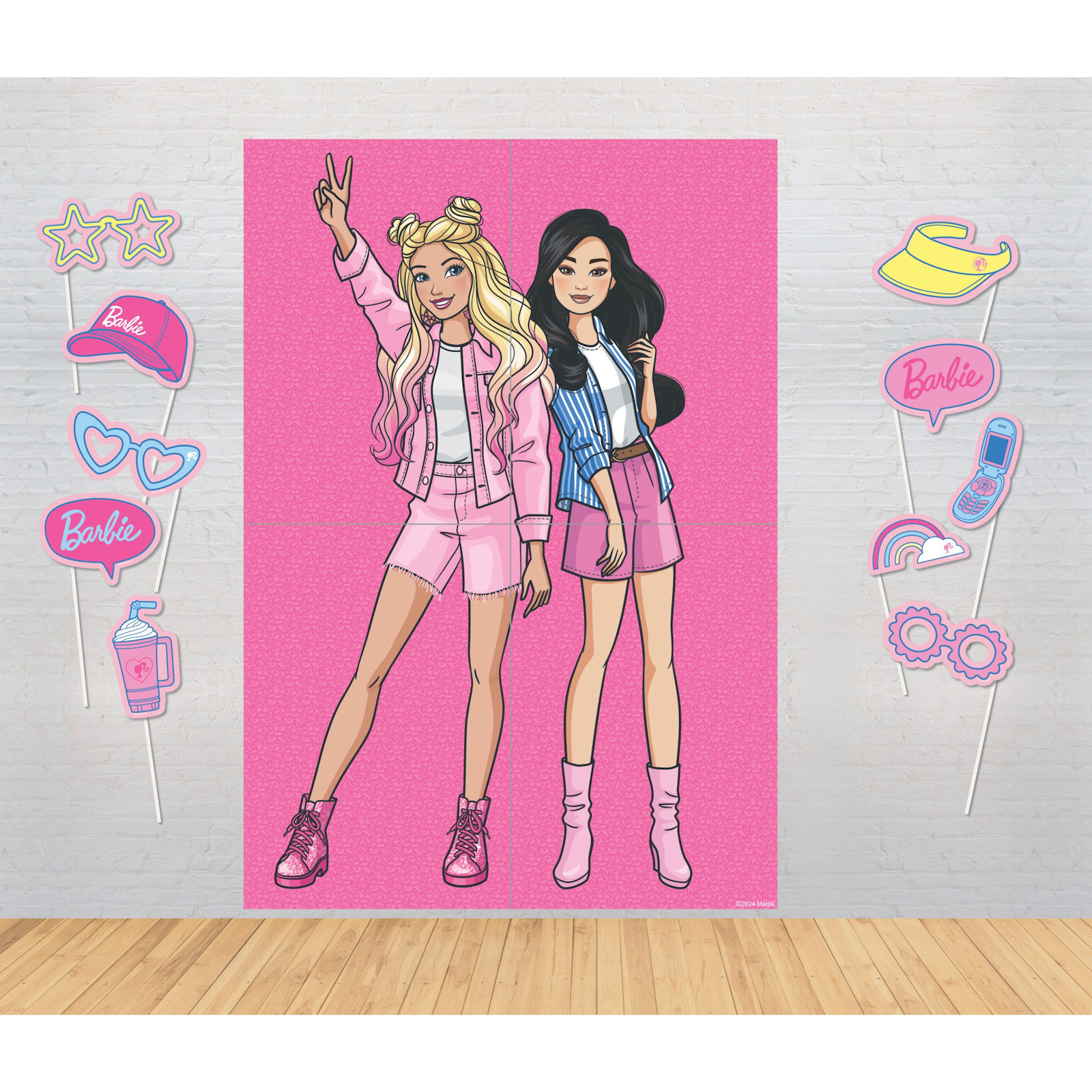 Barbie and Friends Scene Setter With Photo Props