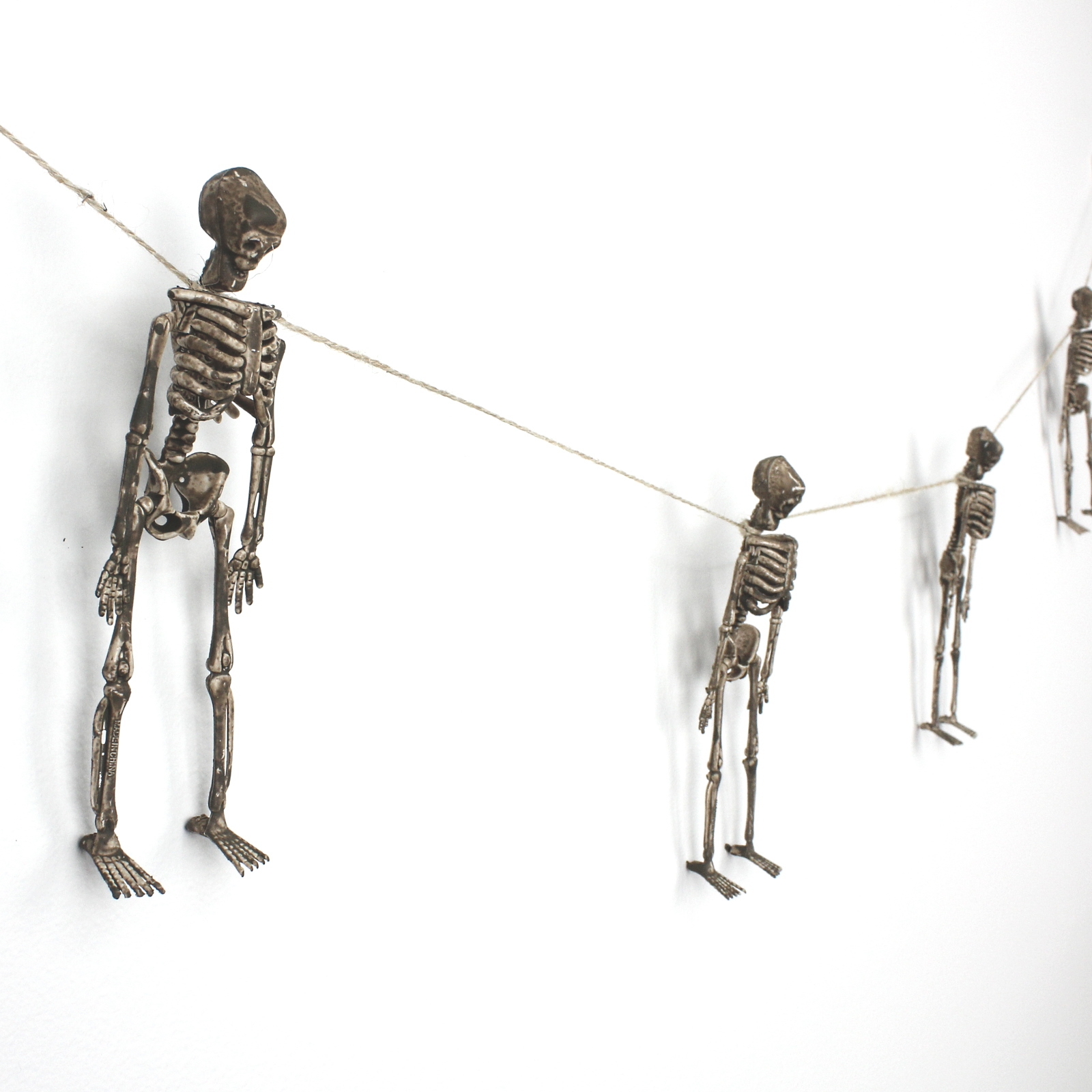 Graveyard Skeleton Garland