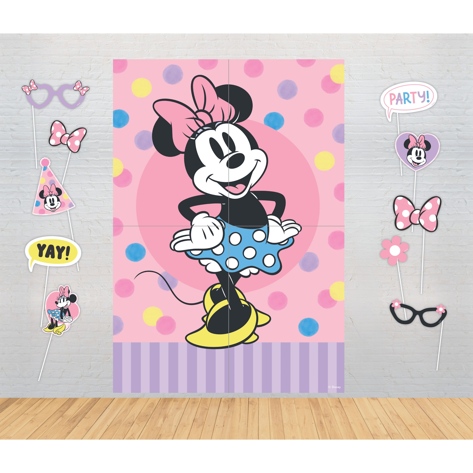 Minnie Mouse Polka Dot Scene Setter With Photo Props