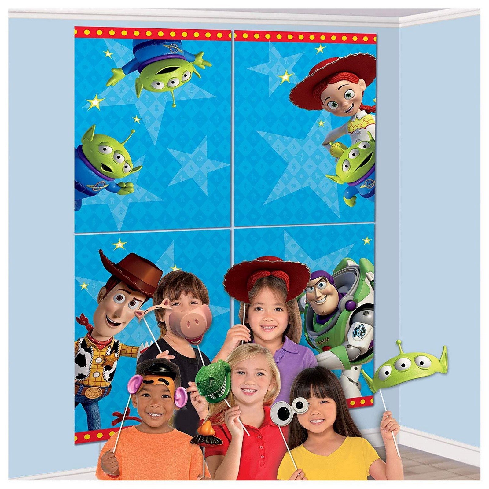 Toy Story 4 Scene Setter with Photo Props